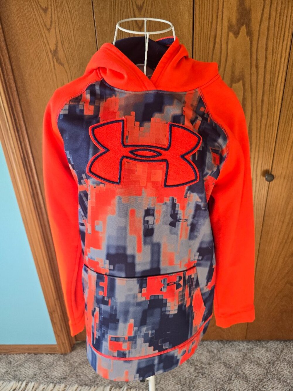 Under Armour Boys/Girls YXL Orange Digital Camo Hoodie